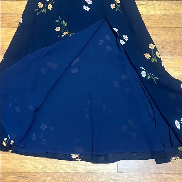 Reformation The Fulton Midi Dress in Navy Floral, size 4 - Picture 7 of 16